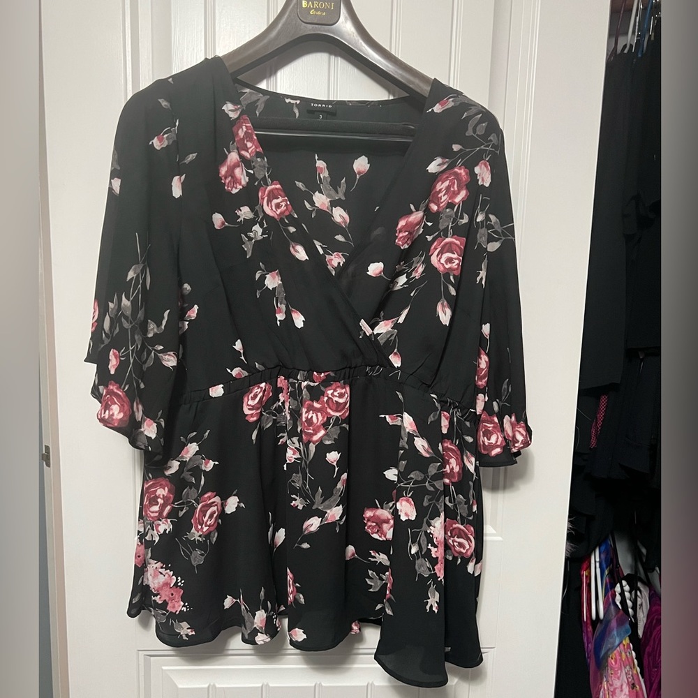 Torrid VNeck Blouse 3